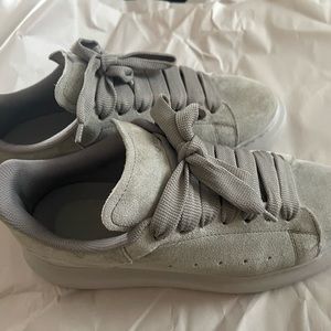 Alexander McQueen oversized sneaker for women